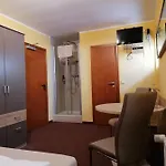 Hotel Riverside In Hitdorf Am Rhein - Zentral An Der A1 Und 59 3*