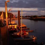 Riverside In Hitdorf Am Rhein - Zentral An Der A1 Und 59 Hotel 3*