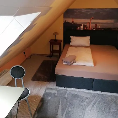 Riverside In Hitdorf Am Rhein - Zentral An Der A1 Und 59