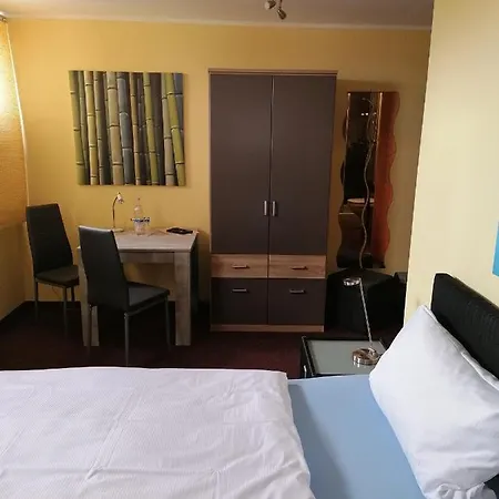 Riverside In Hitdorf Am Rhein - Zentral An Der A1 Und 59 勒沃库森