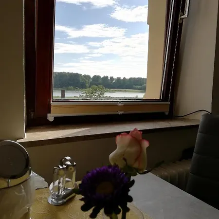 Riverside In Hitdorf Am Rhein - Zentral An Der A1 Und 59 3*