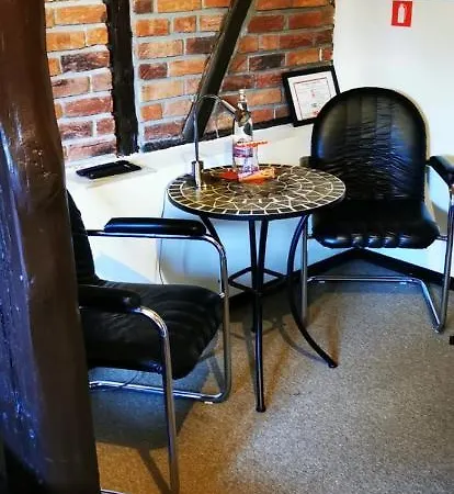 Riverside In Hitdorf Am Rhein - Zentral An Der A1 Und 59 Hotel