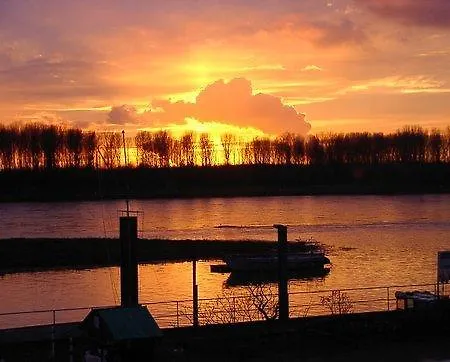 酒店 Riverside In Hitdorf Am Rhein - Zentral An Der A1 Und 59