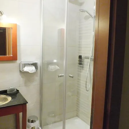 Riverside In Hitdorf Am Rhein - Zentral An Der A1 Und 59 Hotel 3*