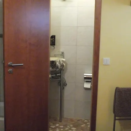 Riverside In Hitdorf Am Rhein - Zentral An Der A1 Und 59 Leverkusen