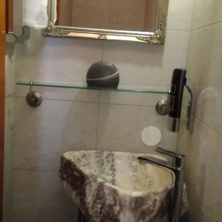 Riverside In Hitdorf Am Rhein - Zentral An Der A1 Und 59 3*