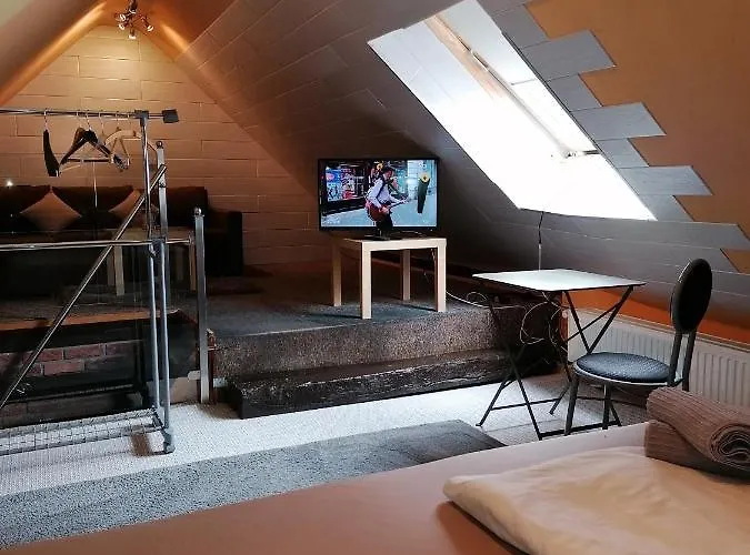 Riverside In Hitdorf Am Rhein - Zentral An Der A1 Und 59