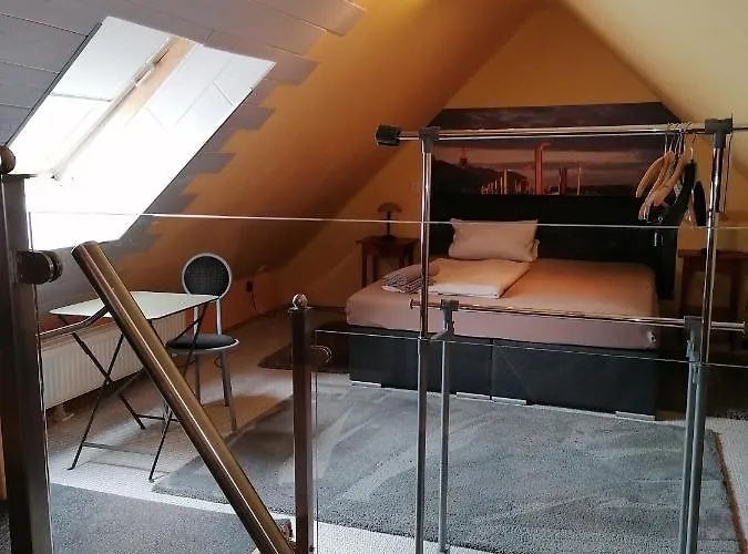 Riverside In Hitdorf Am Rhein - Zentral An Der A1 Und 59