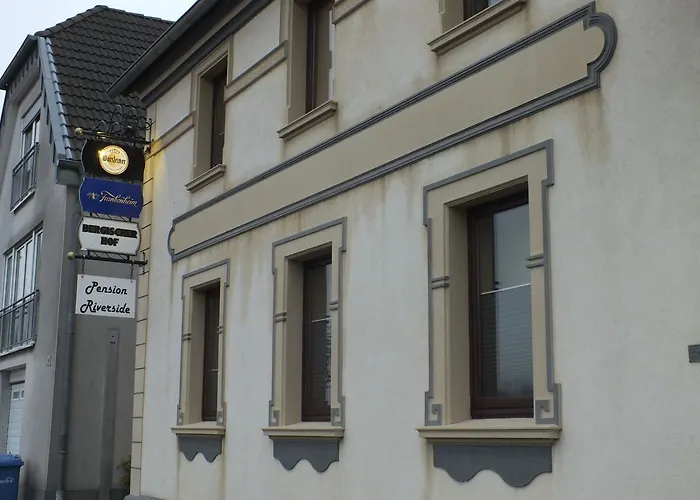 Riverside In Hitdorf Am Rhein - Zentral An Der A1 Und 59