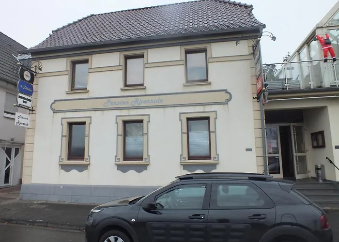 Riverside In Hitdorf Am Rhein - Zentral An Der A1 Und 59