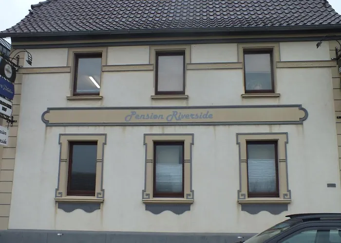 Hotel Riverside In Hitdorf Am Rhein - Zentral An Der A1 Und 59