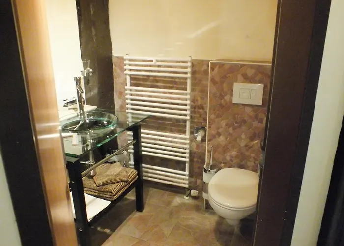 Riverside In Hitdorf Am Rhein - Zentral An Der A1 Und 59 Hotel